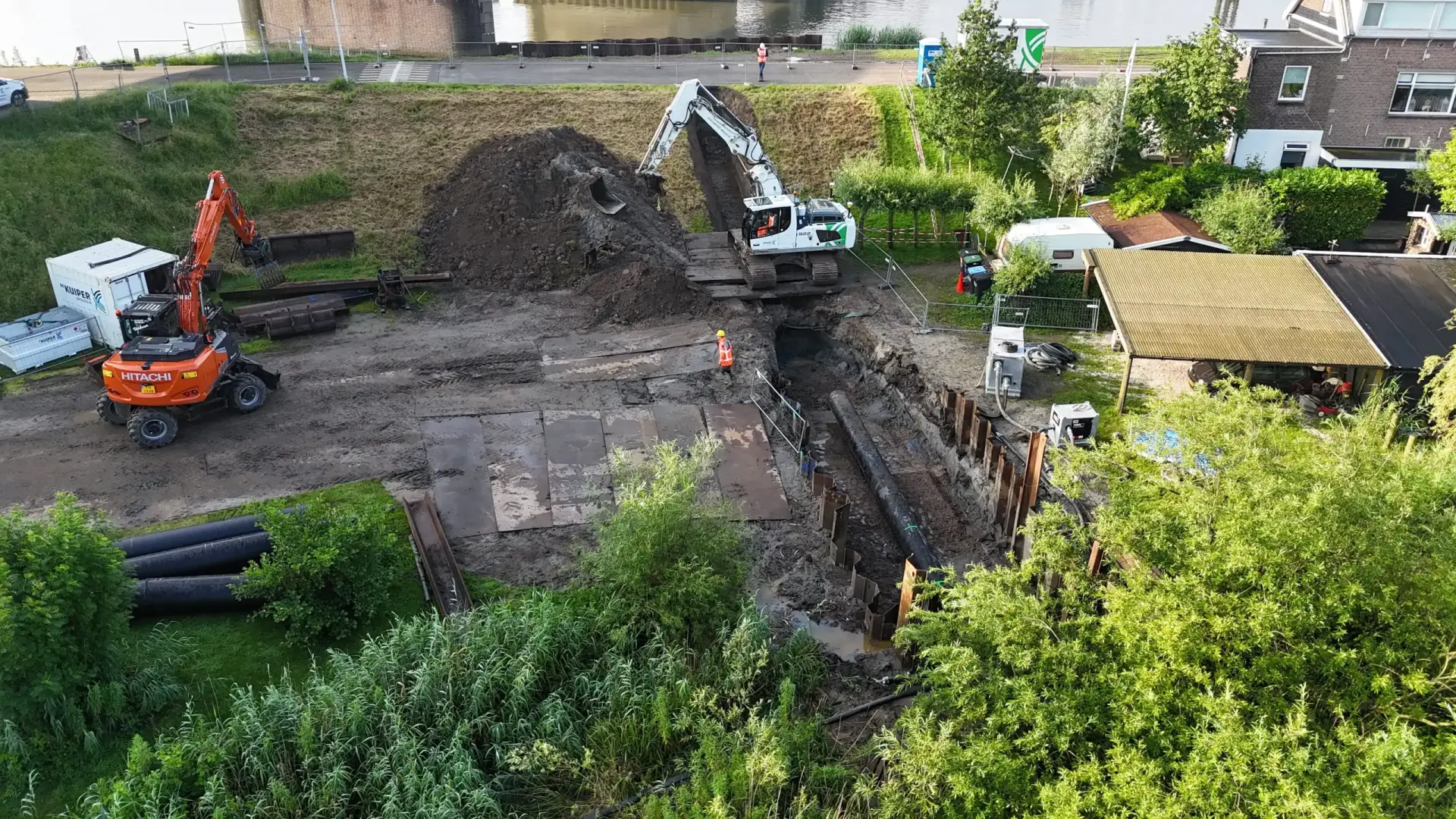 De Kuiper Infrabouw aanleg persleiding rioolwaterzuivering door de dijk Papendrecht
